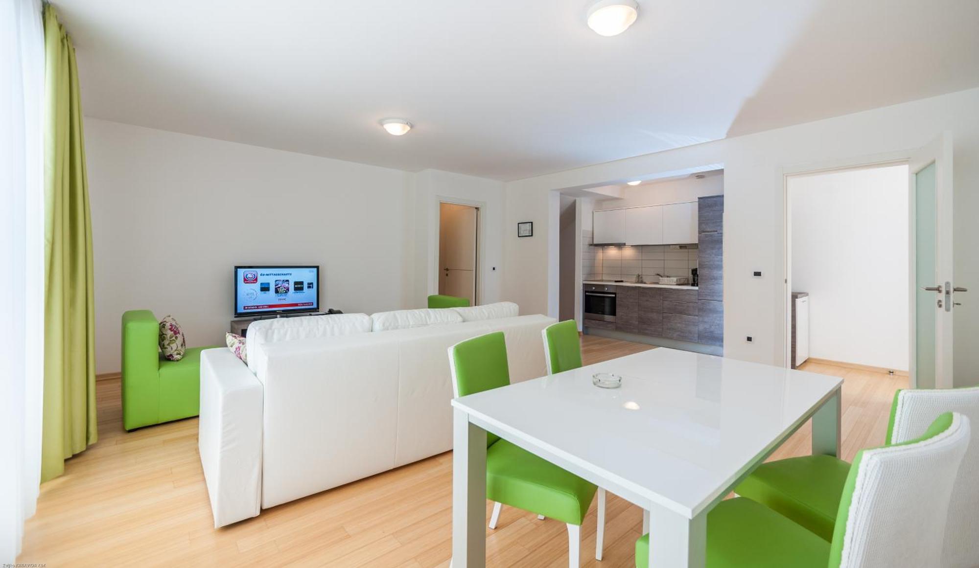 Sunnyside Apartments Resort بيتريتْشاني الغرفة الصورة